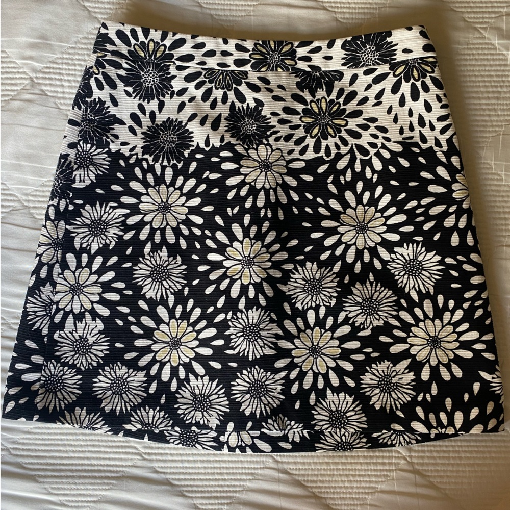 Zara Black and White Floral Patterned Skirt